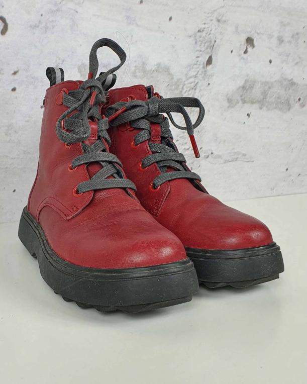 Red hiking boots Camper - 1